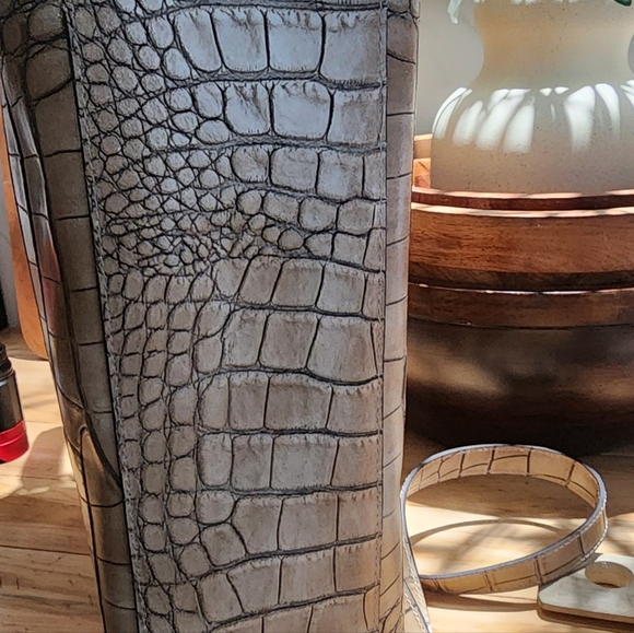 Claudia Firenze large print embossed bag - Picture 4 of 5